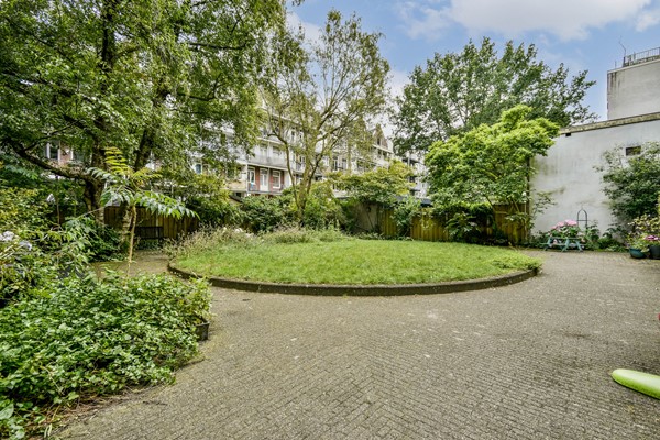 Medium property photo - Van Oldenbarneveldtplein, 1052 JL Amsterdam